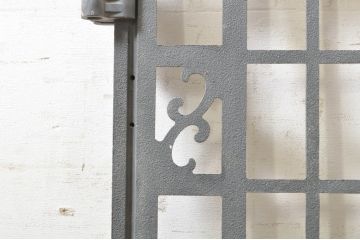 中古　アルミ製　品のあるデザインの門扉1対2枚セット(フェンス、ゲート)(R-072077)