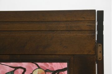 中古　美品　ステンドグラス作家　川島政則作　「茜雲」　柔らかなピンク色と柿の描写に引き込まれる屏風(パーテーション、衝立て、衝い立て、つい立て、間仕切り、折りたたみ)(定価約88万円)(R-072079)