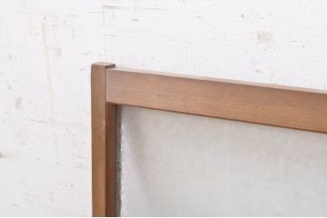 アンティーク建具　落ち着いた和の空間を演出する透かし彫り入りガラス窓2枚セット(引き戸、ガラス戸)(R-072084)