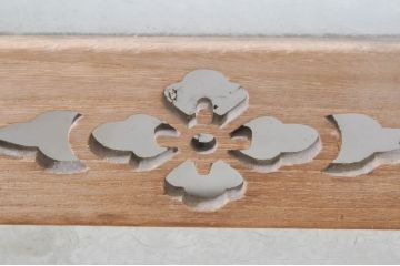 アンティーク建具　落ち着いた和の空間を演出する透かし彫り入りガラス窓2枚セット(引き戸、ガラス戸)(R-072084)