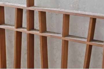 アンティーク建具　和モダンな空間を演出する格子入り結霜ガラス窓2枚セット(引き戸、ガラス戸、格子戸)(R-072085)