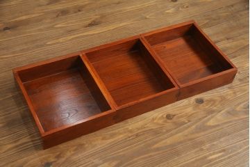 中古　美品　ニレ材　上質な和の空間を演出する格子引き戸の水屋箪笥サイドボード(食器棚、茶箪笥、サイドキャビネット、収納棚、戸棚、店舗什器)(R-072095)