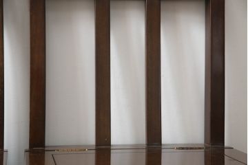中古　美品　引き出し付きで使い勝手抜群の回転チェア2脚セット(回転椅子、板座チェア、ダイニングチェア、椅子、イス)(R-072099)