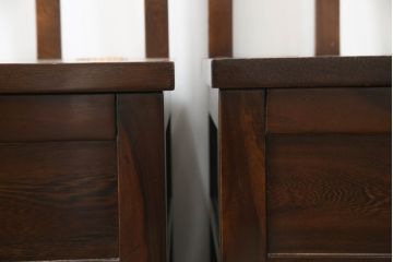 中古　美品　引き出し付きで使い勝手抜群の回転チェア2脚セット(回転椅子、板座チェア、ダイニングチェア、椅子、イス)(R-072099)