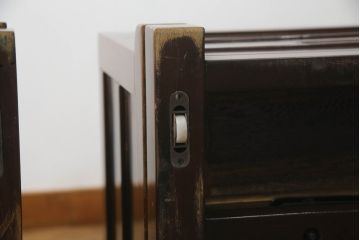 中古　美品　引き出し付きで使い勝手抜群の回転チェア2脚セット(回転椅子、板座チェア、ダイニングチェア、椅子、イス)(R-072100)