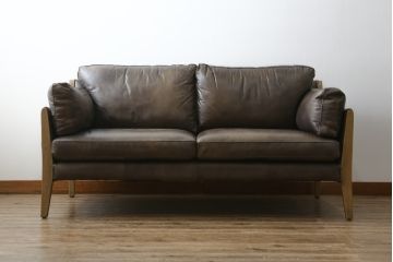 中古　美品　HALO(ハロ)　LOFFEE(ロフィ)　本革　ヴィンテージ加工を施したレザーが格好いい2Pソファ(2人掛けソファ、二人掛け、ラブソファ、アームソファ、レザーソファ)(R-072101)