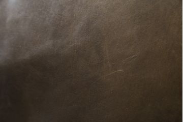 中古　美品　HALO(ハロ)　LOFFEE(ロフィ)　本革　ヴィンテージ加工を施したレザーが格好いい2Pソファ(2人掛けソファ、二人掛け、ラブソファ、アームソファ、レザーソファ)(R-072101)