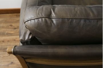 中古　美品　HALO(ハロ)　LOFFEE(ロフィ)　本革　ヴィンテージ加工を施したレザーが格好いい2Pソファ(2人掛けソファ、二人掛け、ラブソファ、アームソファ、レザーソファ)(R-072101)