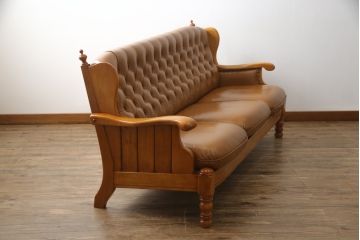 中古　美品!!　横浜クラシック家具　ダニエル(daniel)　Leona(レオナ)　A-522　重厚さと高級感が魅力的な3人掛けソファ(三人掛け、3P、アームソファ、トリプルソファ)(定価約130万円)(R-072102)