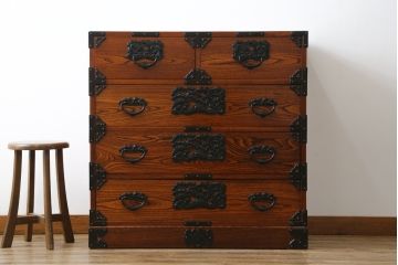 中古　美品　秋田県　川連漆民芸箪笥　美しい木目が目を惹く重厚な佇まいのがんこ箪笥(整理タンス、収納箪笥、引き出し、サイドチェスト)(定価約42万円)(R-072105)