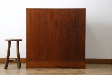 中古　美品　秋田県　川連漆民芸箪笥　美しい木目が目を惹く重厚な佇まいのがんこ箪笥(整理タンス、収納箪笥、引き出し、サイドチェスト)(定価約42万円)(R-072105)