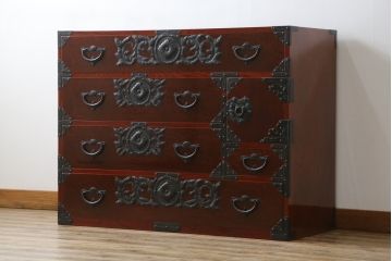 和製ビンテージ　美品　総欅(ケヤキ)材　前面玉杢　木地呂塗り　重厚な手打ち金具が存在感を放つ仙台車箪笥(仙台箪笥、和タンス、収納たんす、引き出し、ヴィンテージ)(R-072106)