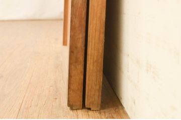 アンティーク建具　杉(スギ)材　落ち着いた和の空間を演出する板戸窓2枚セット(引き戸)(R-072121)