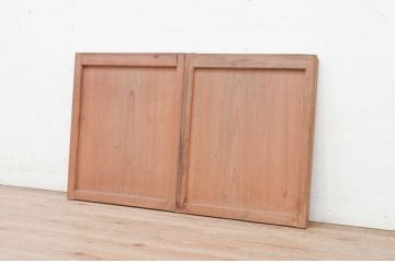 アンティーク建具　杉(スギ)材　温かみのある木味が魅力の板戸窓2枚セット(引き戸)(R-072123)