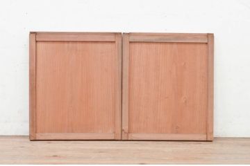 アンティーク建具　杉(スギ)材　温かみのある木味が魅力の板戸窓2枚セット(引き戸)(R-072123)