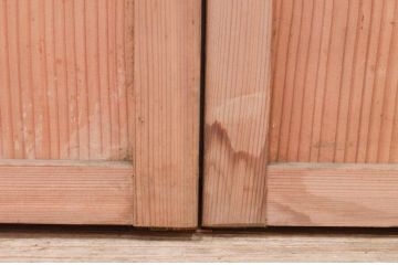 アンティーク建具　杉(スギ)材　温かみのある木味が魅力の板戸窓2枚セット(引き戸)(R-072123)