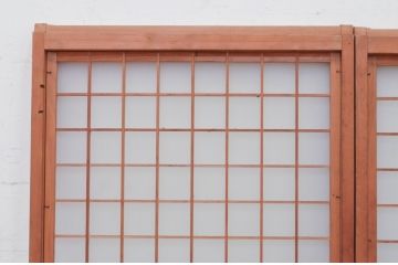 アンティーク建具　和モダンな雰囲気を醸し出す升目(マス目)の格子入りガラス窓2枚セット(きつね格子、狐格子、引き戸、ガラス戸、格子戸)(R-072130)