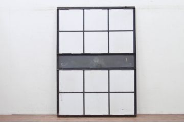 アンティーク建具　激レア　希少!和の雰囲気あるデザインが目を惹く鉄製の格子蔵戸1枚(鉄扉、玄関戸、引き戸)(R-072133)