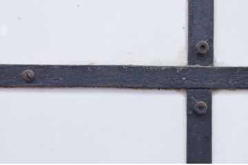 アンティーク建具　激レア　希少!和の雰囲気あるデザインが目を惹く鉄製の格子蔵戸1枚(鉄扉、玄関戸、引き戸)(R-072133)