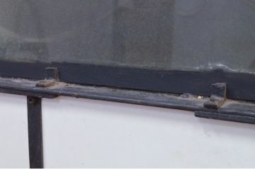 アンティーク建具　激レア　希少!和の雰囲気あるデザインが目を惹く鉄製の格子蔵戸1枚(鉄扉、玄関戸、引き戸)(R-072133)
