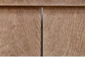 アンティーク建具　栗材・ヒバ材　経年を感じる風合いが魅力の金網入り格子蔵戸1枚(玄関戸、玄関ドア、引き戸、格子戸)(R-072134)