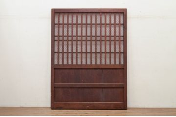 アンティーク建具　栗材・ヒバ材　経年を感じる風合いが魅力の金網入り格子蔵戸1枚(玄関戸、玄関ドア、引き戸、格子戸)(R-072134)