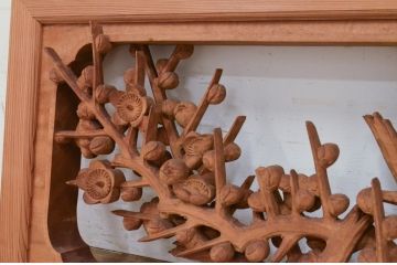 アンティーク建具　井波彫刻　日展審査員　宮崎辰児作　四君子(蘭・菊・梅・竹)　繊細なデザインが目を惹く両面彫刻欄間1対2枚セット(明かり取り、明り取り)(R-072144)