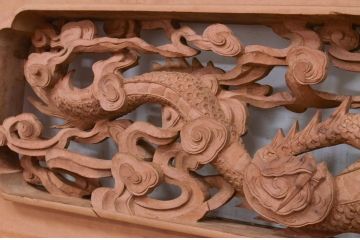 アンティーク建具　激レア　希少デザイン　井波彫刻　茂一作　躍動感ある竜(龍)が見事な両面彫刻欄間2枚セット(明かり取り、明り取り)(R-072146)
