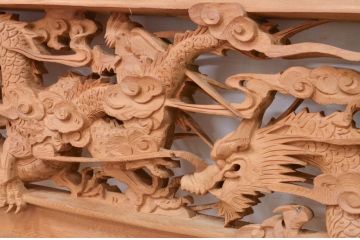 アンティーク建具　井波彫刻　躍動感ある竜(龍)が見事な両面彫刻欄間2枚セット(明かり取り、明り取り)(R-072147)