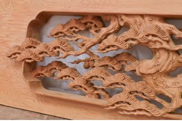 アンティーク建具　井波彫刻　生命力に溢れた鷲と松が目を惹く両面彫刻欄間2枚セット(明かり取り、明り取り)(R-072148)