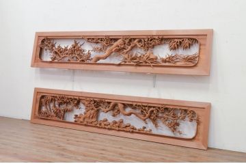 アンティーク建具　井波彫刻　谷口草雲作　繊細な四君子(蘭・菊・梅・竹)のデザインが目を惹く両面彫刻欄間2枚セット(明かり取り、明り取り)(R-072149)