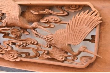 アンティーク建具　井波彫刻　慶一作　躍動感あふれる千羽鶴が目を惹く両面彫刻欄間2枚セット(明かり取り、明り取り)(R-072150)