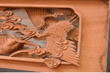 アンティーク建具　井波彫刻　慶一作　躍動感あふれる千羽鶴が目を惹く両面彫刻欄間2枚セット(明かり取り、明り取り)(R-072150)