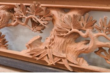 アンティーク建具　井波彫刻　振光作　躍動感ある松に鶴が美しい両面彫刻欄間1枚(明り取り、明かり取り、在銘有り)(R-072152)
