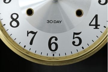 和製アンティーク　SEIKO(セイコー)　30DAY　クォーツ式　昔懐かしい雰囲気を醸し出す掛け時計(柱時計、古時計、振り子時計)(R-072170)