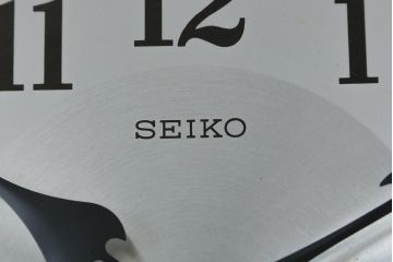和製アンティーク　SEIKO(セイコー)　30DAY　クォーツ式　昔懐かしい雰囲気を醸し出す掛け時計(柱時計、古時計、振り子時計)(R-072170)