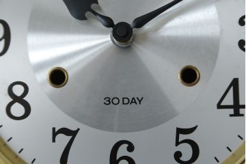 和製アンティーク　SEIKO(セイコー)　30DAY　クォーツ式　昔懐かしい雰囲気を醸し出す掛け時計(柱時計、古時計、振り子時計)(R-072170)