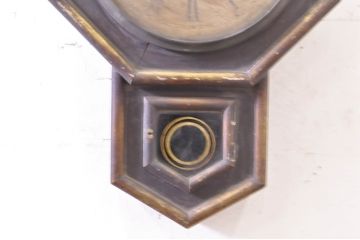 アンティーク時計　アメリカ　WATERBURY CLOCK CO.(ウォーターベリー)　経年を感じる風合いが魅力の掛け時計(八角時計、柱時計、古時計)(R-072172)