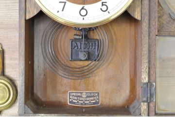 和製アンティーク　愛知時計電機(アイチ、AICHI)　AC TRADE MARK(トレードマーク)　可愛らしいデザインのレトロな掛け時計(柱時計、古時計、振り子時計)(R-072189)
