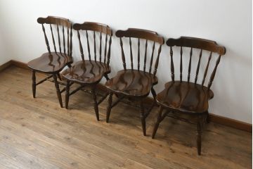 中古　飛騨産業　キツツキ　穂高シリーズ　WINDSOR　ブナ材　カントリースタイルにおすすめのウィンザーチェア4脚セット(ウインザーチェア、ダイニングチェア、板座チェア、椅子、イス)(R-072204)