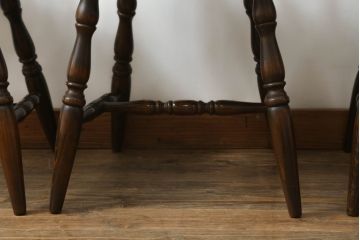 中古　飛騨産業　キツツキ　穂高シリーズ　WINDSOR　ブナ材　カントリースタイルにおすすめのウィンザーチェア4脚セット(ウインザーチェア、ダイニングチェア、板座チェア、椅子、イス)(R-072204)
