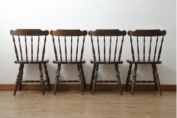中古　飛騨産業　キツツキ　穂高シリーズ　WINDSOR　ブナ材　カントリースタイルにおすすめのウィンザーチェア4脚セット(ウインザーチェア、ダイニングチェア、板座チェア、椅子、イス)(R-072204)