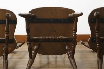 中古　飛騨産業　キツツキ　穂高シリーズ　WINDSOR　ブナ材　カントリースタイルにおすすめのウィンザーチェア4脚セット(ウインザーチェア、ダイニングチェア、板座チェア、椅子、イス)(R-072204)