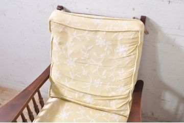 中古　高級品!!　木製フレームの特徴的なデザインが魅力的!作りの良い民芸ラウンジチェア2脚セット(イージーチェア、サロンチェア、アームチェア、一人掛け、1人掛け、椅子、イス)(R-072205)