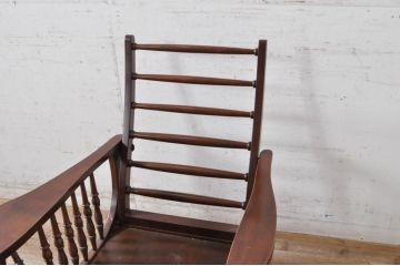 中古　高級品!!　木製フレームの特徴的なデザインが魅力的!作りの良い民芸ラウンジチェア2脚セット(イージーチェア、サロンチェア、アームチェア、一人掛け、1人掛け、椅子、イス)(R-072205)