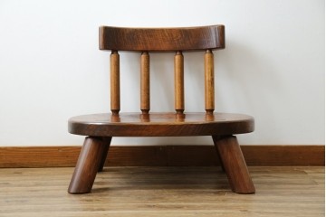 中古　指物作家　矢澤金太郎作　素朴な佇まいの中にも存在感のある椅子　(R-072206)