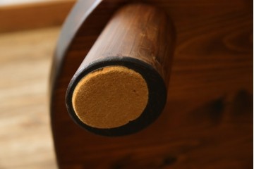 中古　指物作家　矢澤金太郎作　素朴な佇まいの中にも存在感のある椅子　(R-072206)