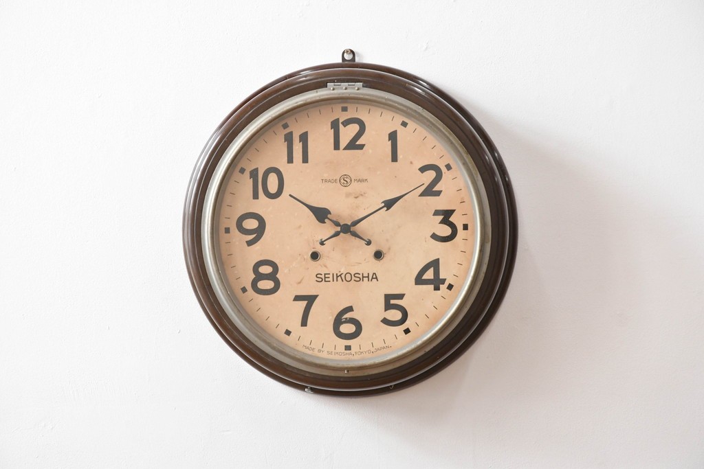 和製アンティーク　精工舎(SEIKOSHA、セイコー)　丸形　レトロなデザインが魅力的な掛け時計　(R-072236)