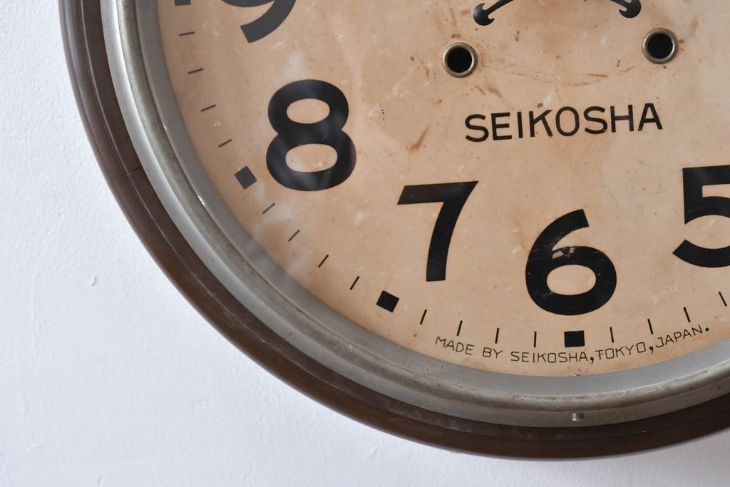和製アンティーク　精工舎(SEIKOSHA、セイコー)　丸形　レトロなデザインが魅力的な掛け時計　(R-072236)