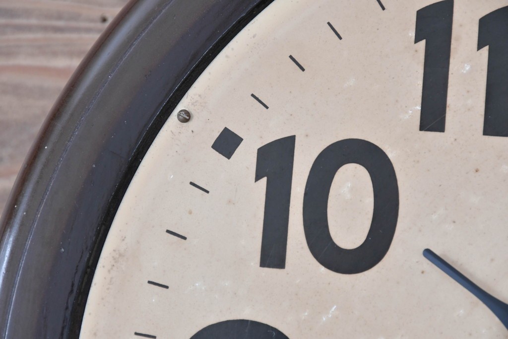 和製アンティーク　精工舎(SEIKOSHA、セイコー)　丸形　レトロなデザインが魅力的な掛け時計　(R-072236)